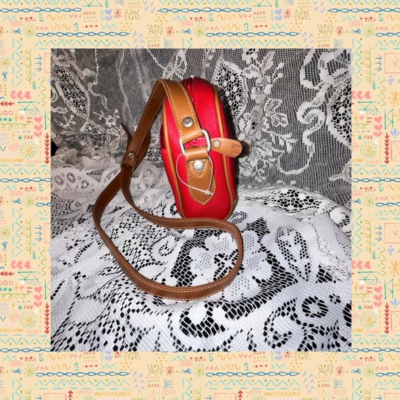 The Original Arizona Red Crossbody Bag - Picture 4 of 8
